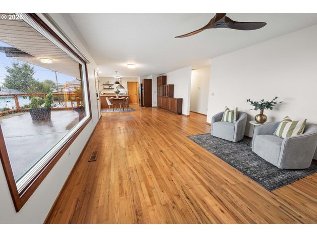 410 Pleasant Ave, Astoria, OR 97103