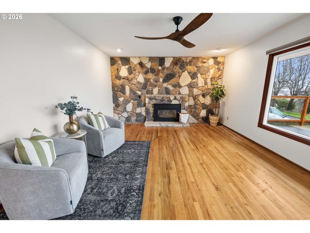 410 Pleasant Ave, Astoria, OR 97103