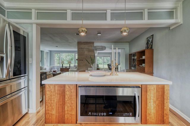 15005 Wisconsin AVENUE, Elm Grove, WI 53122