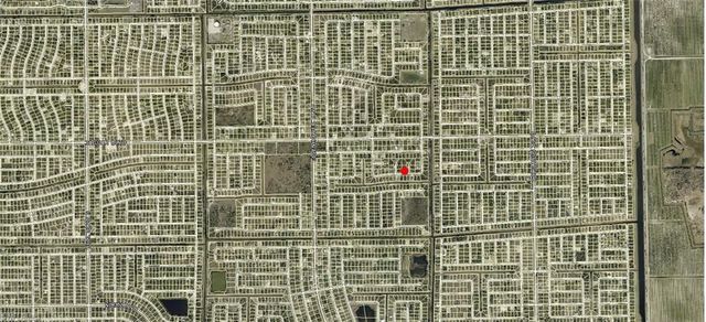 820 Tuba CT, Lehigh Acres, FL 33974