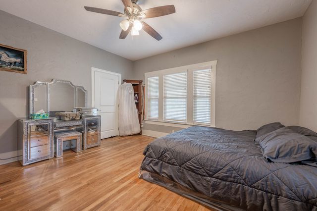 1301 Grand Avenue, Fort Worth, TX 76164