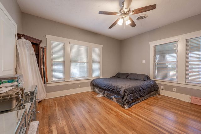 1301 Grand Avenue, Fort Worth, TX 76164