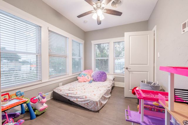 1301 Grand Avenue, Fort Worth, TX 76164
