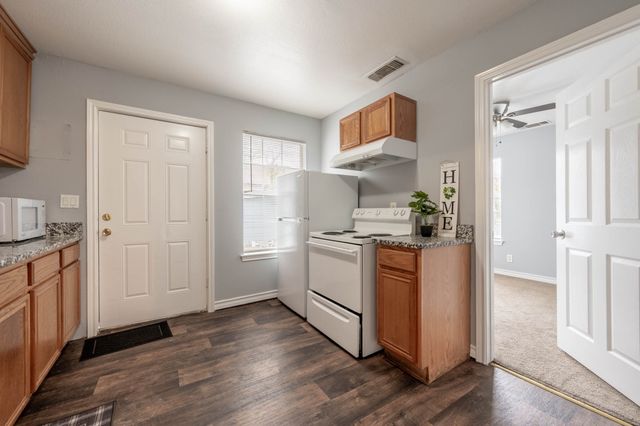 1301 Grand Avenue, Fort Worth, TX 76164