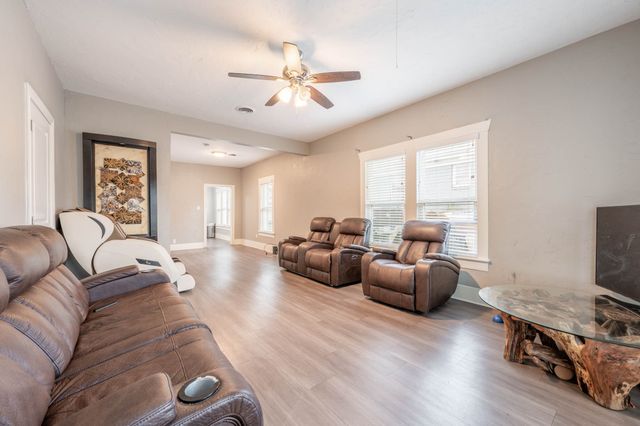 1301 Grand Avenue, Fort Worth, TX 76164