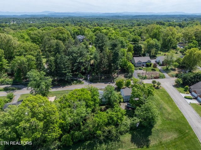 3209 Washington Pike, Knoxville, TN 37917