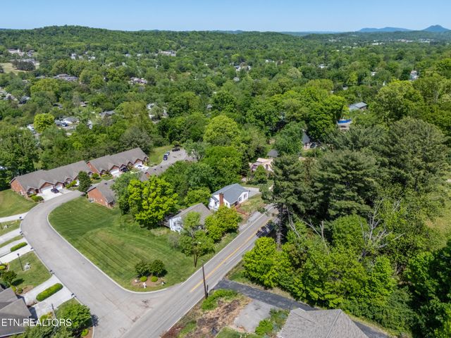 3209 Washington Pike, Knoxville, TN 37917