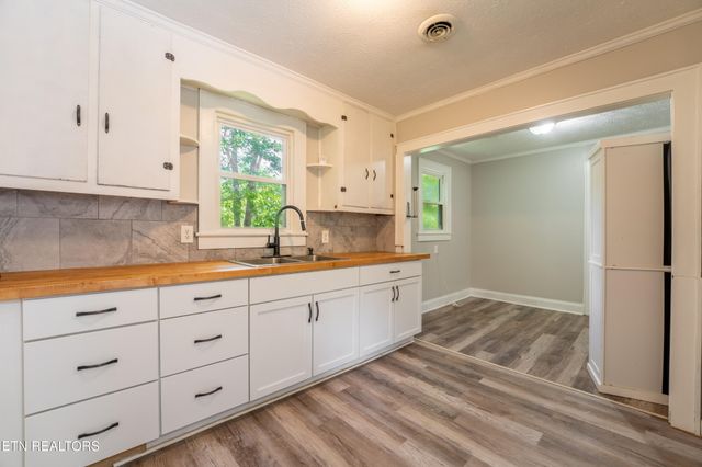 3209 Washington Pike, Knoxville, TN 37917