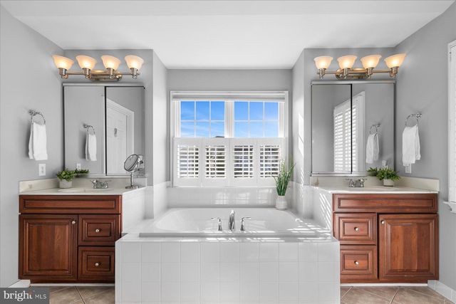 37486 SEASIDE DR, Ocean View, DE 19970