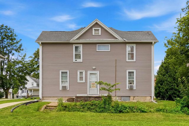 2504 Olive Street, Cedar Falls, IA 50613