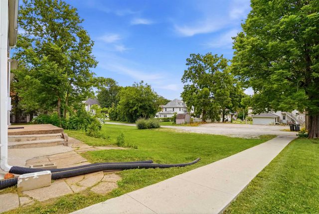 2504 Olive Street, Cedar Falls, IA 50613
