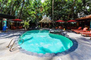2425 Kuhio Avenue 510, Honolulu, HI 96815