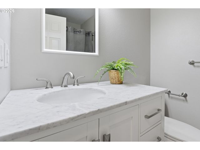 871 Se 66TH Ct, Hillsboro, OR 97123