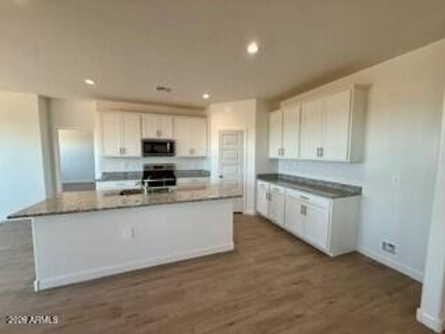 6014 E Ivory Coast Drive, San Tan Valley, AZ 85140
