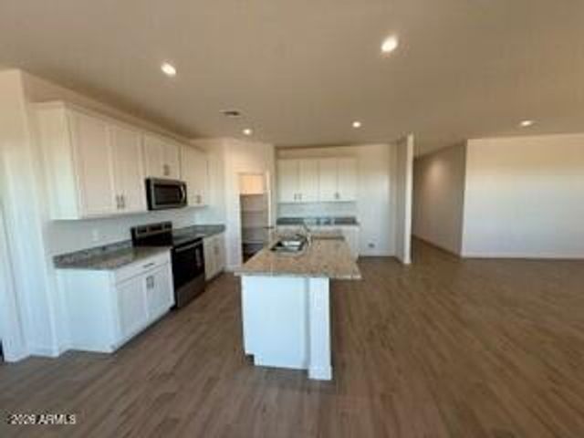 6014 E Ivory Coast Drive, San Tan Valley, AZ 85140