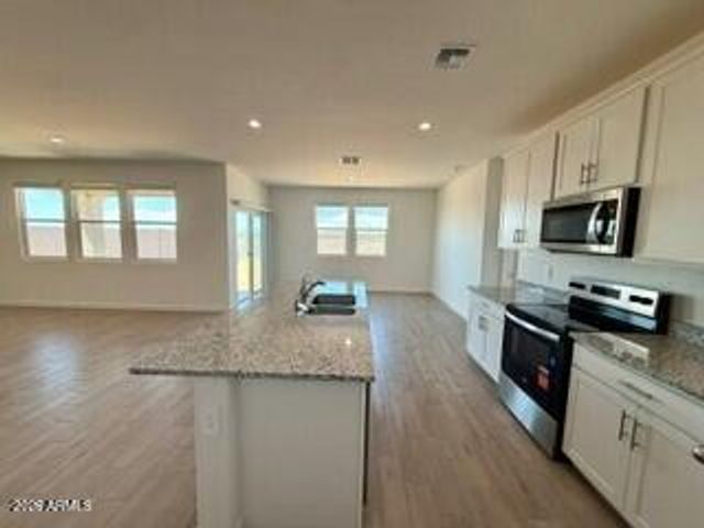 6014 E Ivory Coast Drive, San Tan Valley, AZ 85140