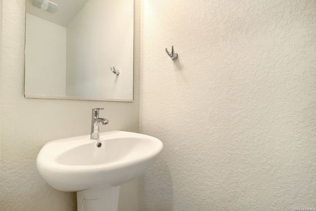 4519 GATO CALICO DR, San Antonio, TX 78222