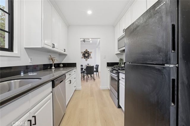 1985 N Lake Avenue, Altadena, CA 91001
