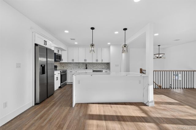 244 N Erie Avenue, Lindenhurst, NY 11757