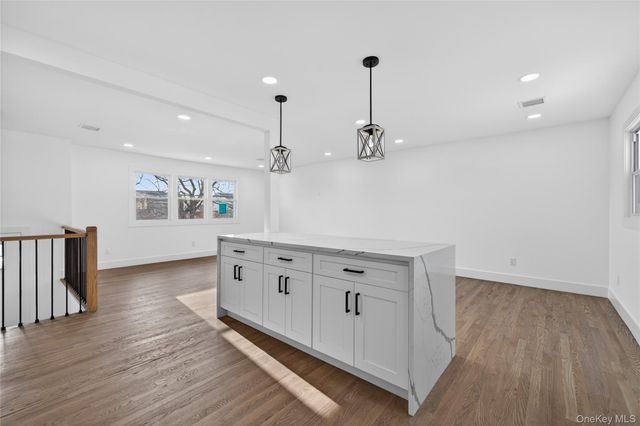 244 N Erie Avenue, Lindenhurst, NY 11757