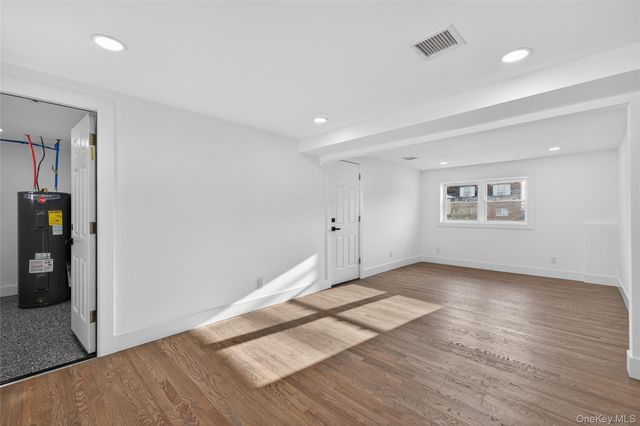 244 N Erie Avenue, Lindenhurst, NY 11757