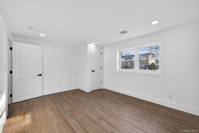 244 N Erie Avenue, Lindenhurst, NY 11757