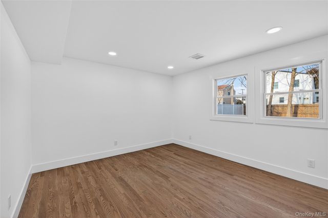 244 N Erie Avenue, Lindenhurst, NY 11757