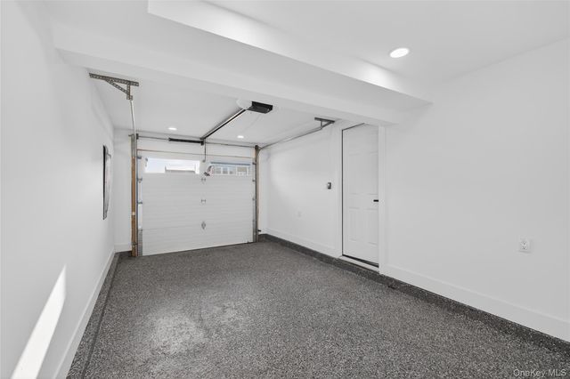 244 N Erie Avenue, Lindenhurst, NY 11757