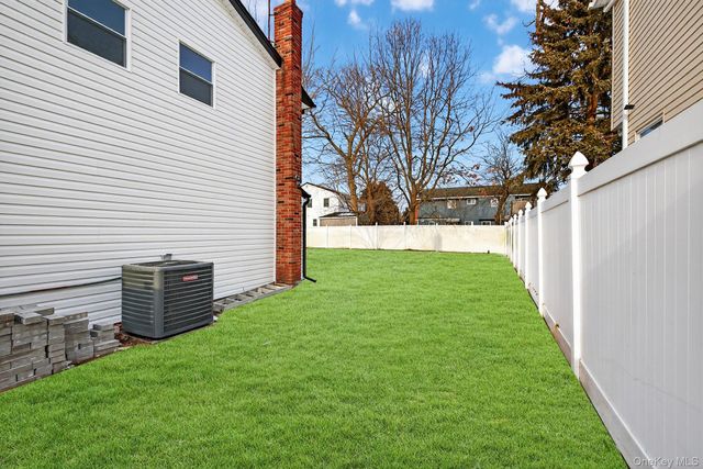 244 N Erie Avenue, Lindenhurst, NY 11757