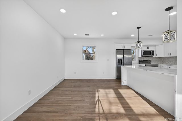 244 N Erie Avenue, Lindenhurst, NY 11757