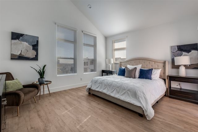 723 W 10th Street 105, Dallas, TX 75208