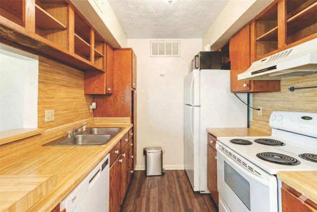 4441 Old College Road 2104, Bryan, TX 77801