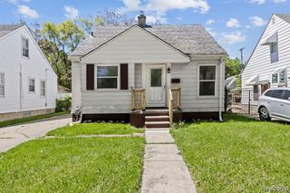 18750 Kingsville Street, Harper Woods, MI 48225