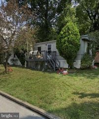 1600 BAER AVE, Hanover, PA 17331