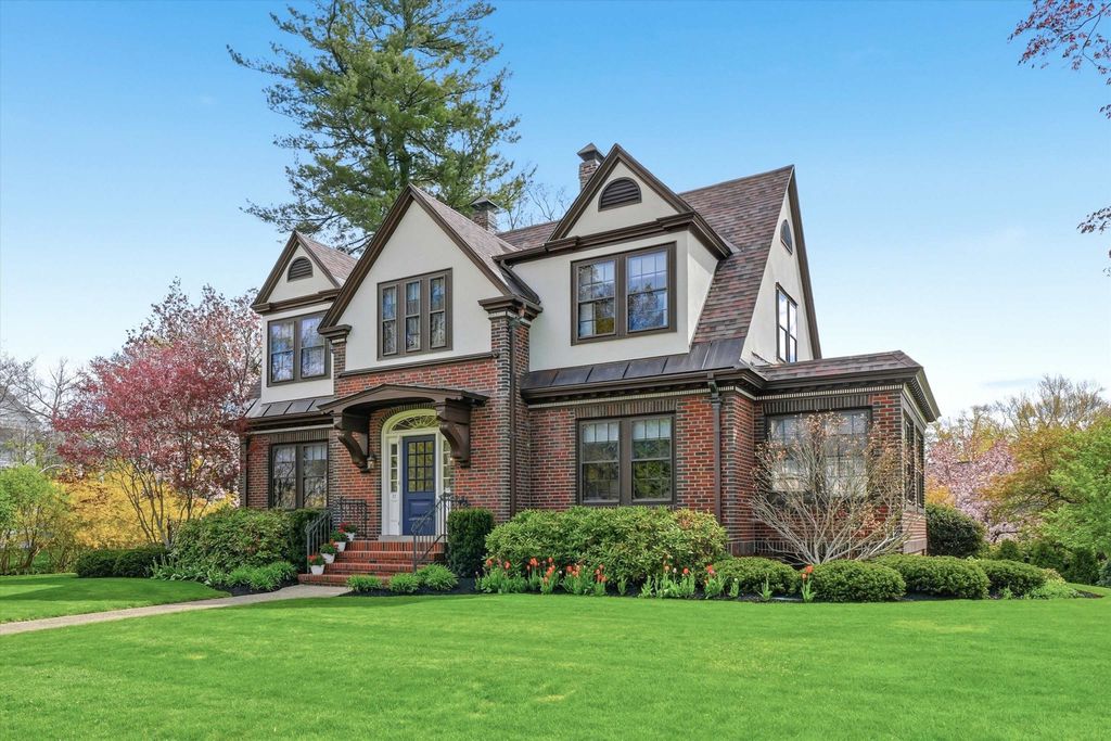 37 Chester Street, Nashua, NH 03064