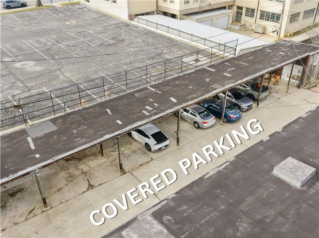 4942 Walnut Street 2 South, Kansas City, MO 64112