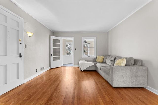 4942 Walnut Street 2 South, Kansas City, MO 64112