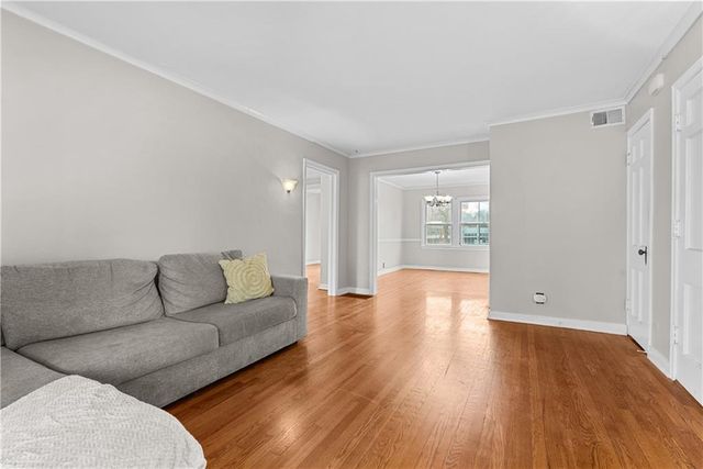 4942 Walnut Street 2 South, Kansas City, MO 64112