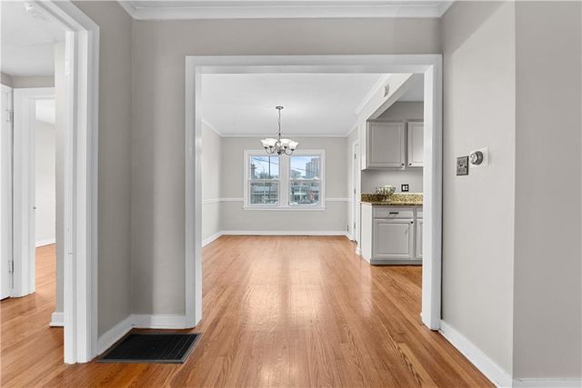 4942 Walnut Street 2 South, Kansas City, MO 64112