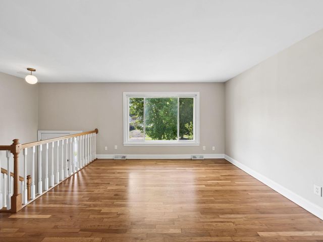 1262 Oakfield Drive S, Columbus, OH 43229