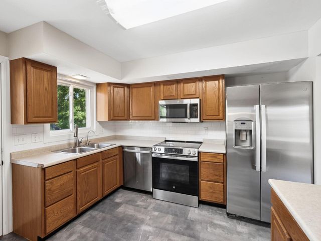 1262 Oakfield Drive S, Columbus, OH 43229