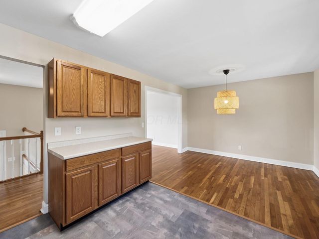 1262 Oakfield Drive S, Columbus, OH 43229