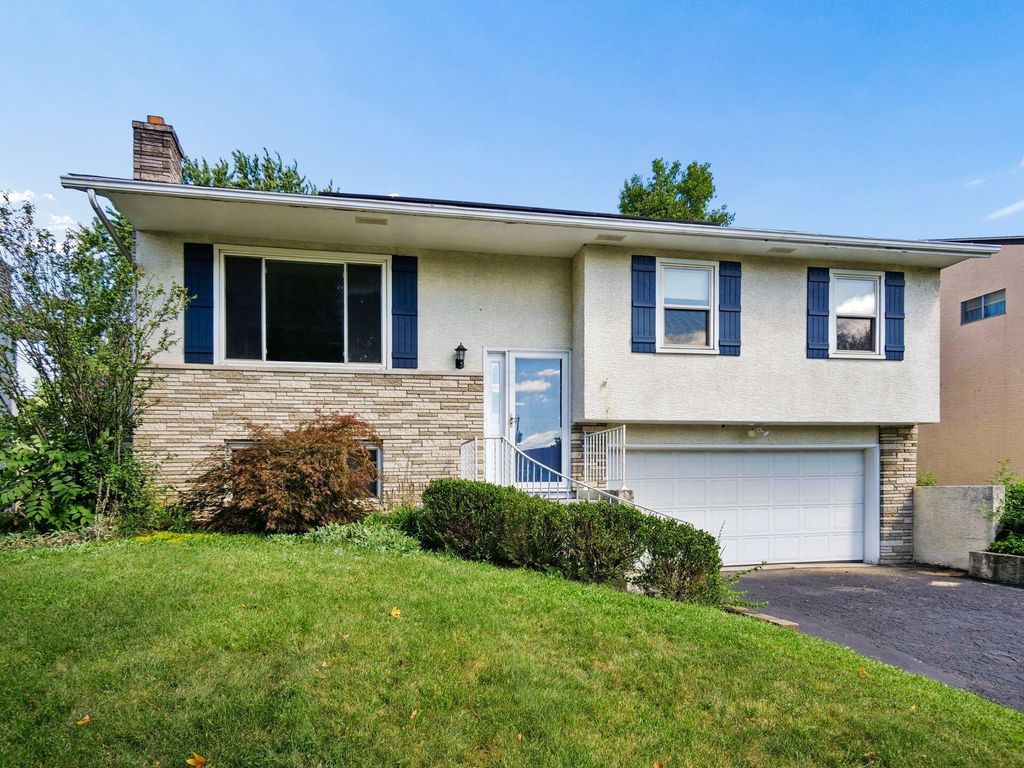 1262 Oakfield Drive S, Columbus, OH 43229