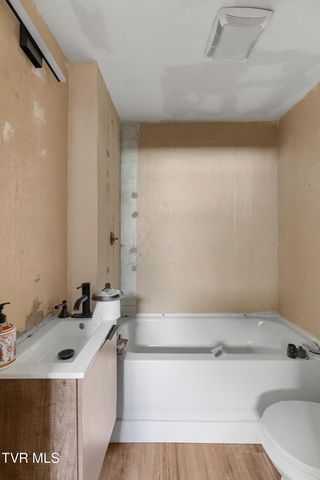 6563 East Andrew Johnson Highway, Whitesburg, TN 37891