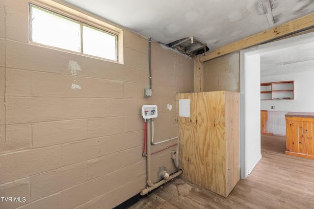 6563 East Andrew Johnson Highway, Whitesburg, TN 37891