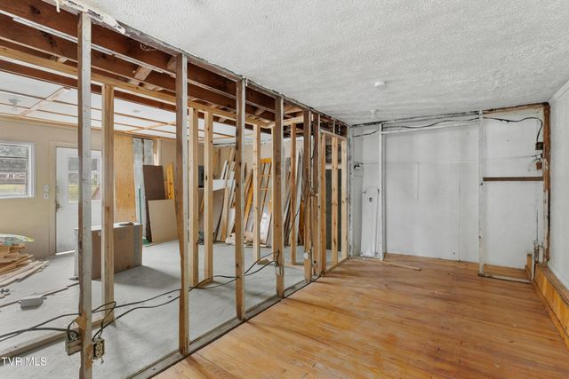 6563 East Andrew Johnson Highway, Whitesburg, TN 37891