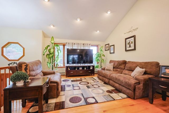 181 Sherman Ave, Seekonk, MA 02771