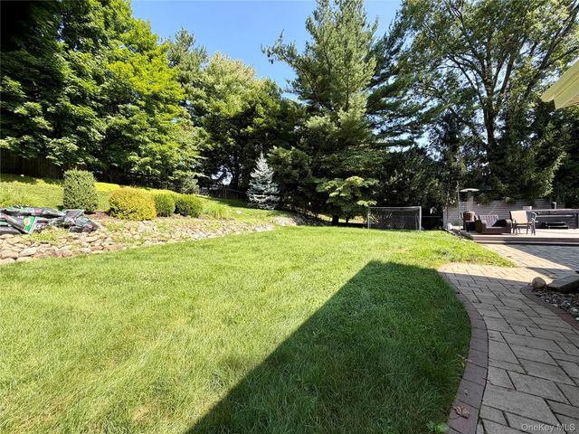 37 McKinley Street, Pearl River, NY 10965