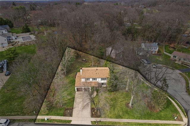 17 Giant Oak Dr, Economy, PA 15005