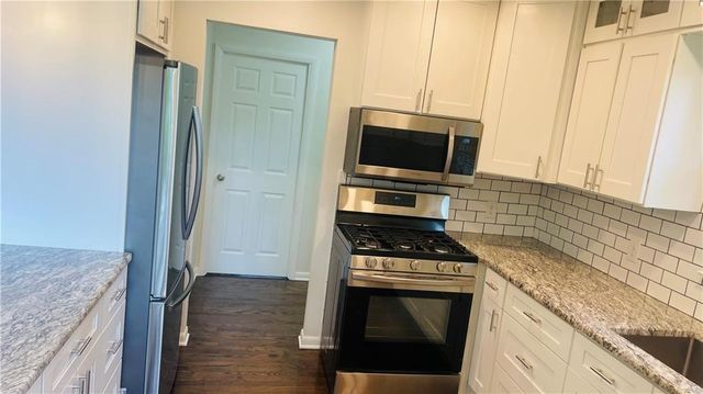 14007 Jesse James Farm Road, Kearney, MO 64060